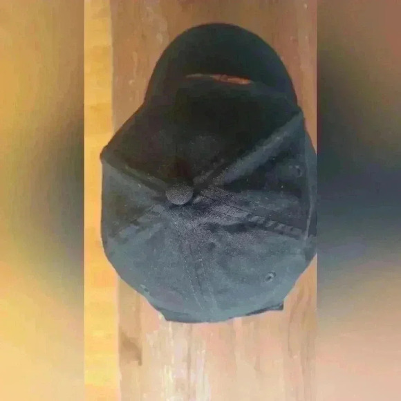 Stihl baseball hat with  Velcro Adjustable Back - Picture 5 of 6